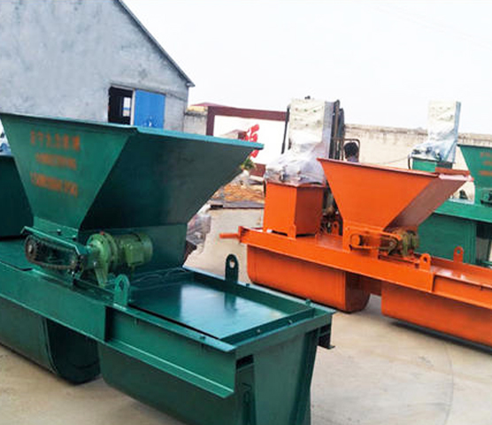 现浇渠道衬砌成型机