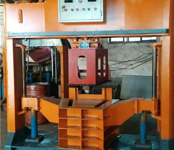 预制U型槽成型机